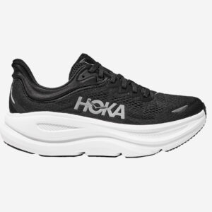 en hoka bondi 9 svart vit (black white). En bred löparsko / promenadsko.